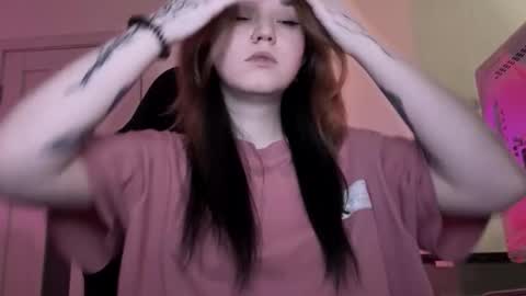 Lissa online show from March 22, 2026, 5:49 pm