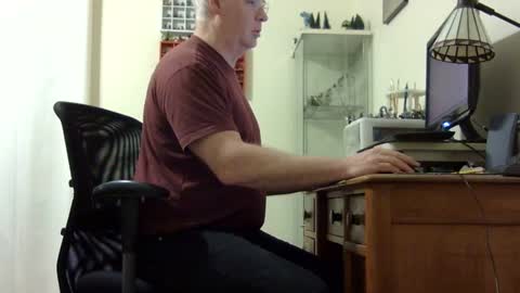 chris2002b online show from March 7, 2025, 4:24 am