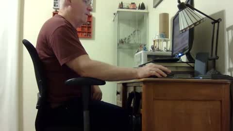 chris2002b online show from September 24, 2025, 4:16 am