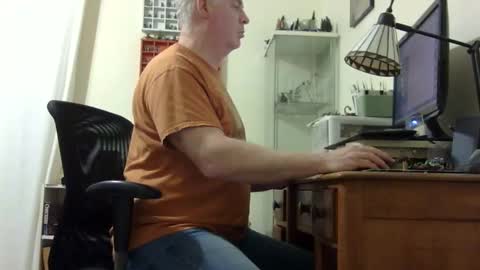 chris2002b online show from March 1, 2026, 6:26 am