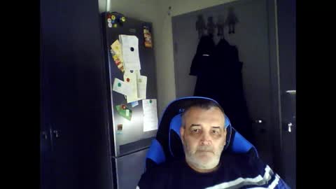 Chris online show from April 25, 2026, 11:24 am