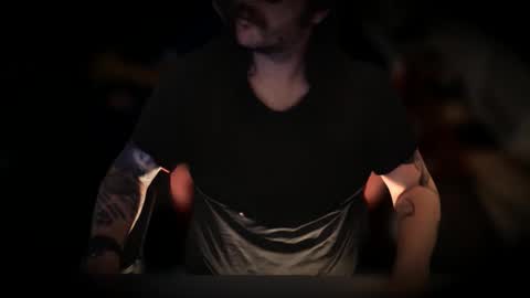 Chris online show from April 22, 2026, 4:48 am