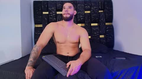 Snapshot of chris_blake__ chatting on November 21, 2025, 6:50 pm Chris B online show from November 21, 2025, 6:50 pm