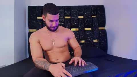 Snapshot of chris_blake__ chatting on November 22, 2025, 6:18 pm Chris B online show from November 22, 2025, 6:18 pm