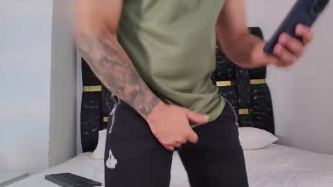 Snapshot of chris_blake__ chatting on November 25, 2025, 6:52 pm Chris B online show from November 25, 2025, 6:52 pm