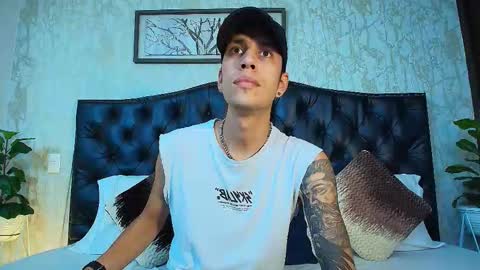 Snapshot of chris_castro chatting on October 4, 2025, 11:36 pm ChrisG online show from October 4, 2025, 11:36 pm