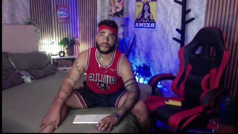 chris_stone444 online show from March 13, 2026, 1:01 am