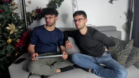 Im Chirs IM MODEL INDEPENDT online show from January 3, 2025, 4:00 am