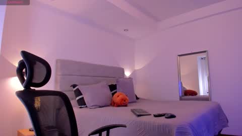 chrismorgan24 online show from October 12, 2025, 2:32 am