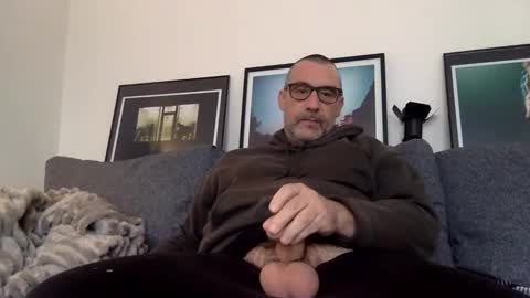 chrispanam13 online show from November 16, 2025, 12:33 pm