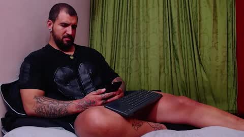 chriss_james online show from December 5, 2024, 4:53 am