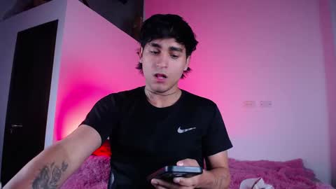 Christian Wang online show from October 13, 2025, 1:16 am