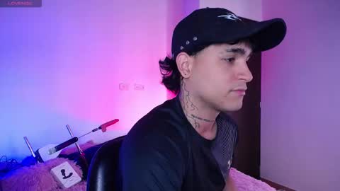 Christian Wang online show from October 21, 2025, 8:42 pm