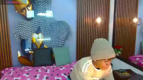 Snapshot of chrisshottx chatting on June 14, 2026, 7:49 pm chrisshottx online show from June 14, 2026, 7:49 pm