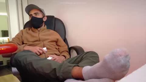 Snapshot of chrissmithin5 chatting on October 1, 2025, 9:32 pm Cardamomo online show from October 1, 2025, 9:32 pm