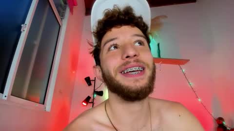 Hi dont forguet to follow me    online show from November 30, 2025, 10:58 pm