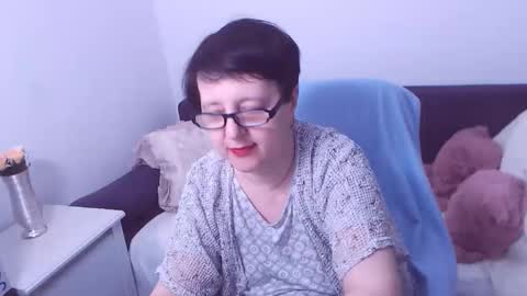 Christa online show from October 6, 2025, 3:37 am