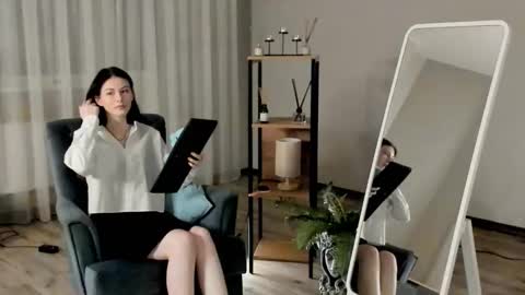 christaschrecongost online show from February 2, 2026, 6:06 pm