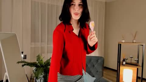 christaschrecongost online show from February 4, 2026, 4:13 pm