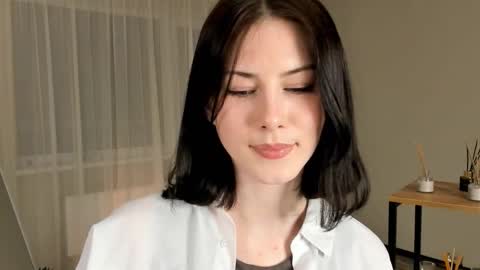 christaschrecongost online show from February 17, 2026, 6:03 pm