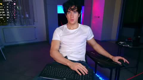 Snapshot of christianlevine_ chatting on June 5, 2026, 8:14 pm UPVOTE ME ------ ILL DO SOMETHING FOR FREE online show from June 5, 2026, 8:14 pm
