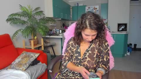 Snapshot of christina_hot chatting on February 13, 2025, 6:30 am Chris online show from February 13, 2025, 6:30 am