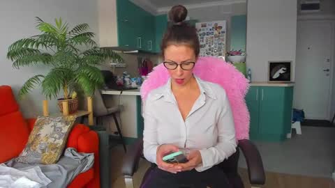 Snapshot of christina_hot chatting on February 15, 2025, 11:50 am Chris online show from February 15, 2025, 11:50 am