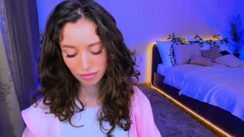 christinaconteeree online show from September 24, 2025, 6:33 pm