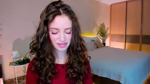 christinaconteeree online show from October 9, 2025, 1:53 pm