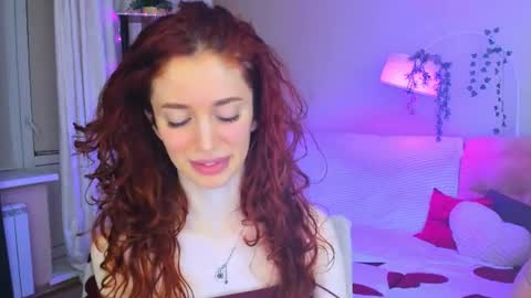 christinaconteeree online show from June 25, 2026, 7:29 pm