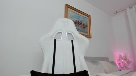 Snapshot of christine0990__ chatting on March 7, 2025, 7:19 am Hi im Christine online show from March 7, 2025, 7:19 am