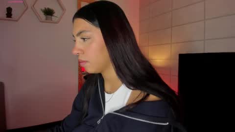 Christine  online show from September 18, 2025, 11:56 am