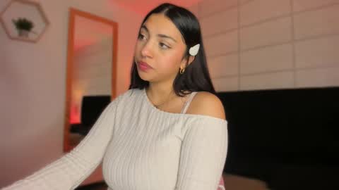 Christine  online show from September 23, 2025, 11:57 am