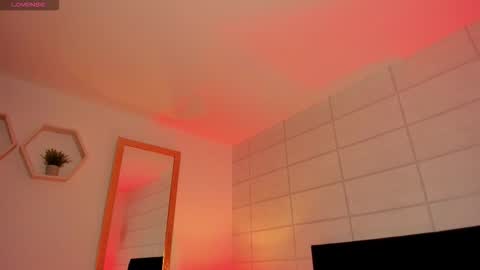 Christine  online show from November 13, 2025, 12:15 pm