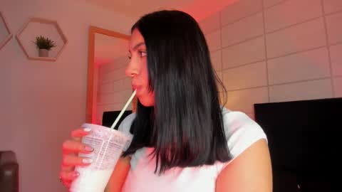 Christine  online show from November 24, 2025, 11:54 am