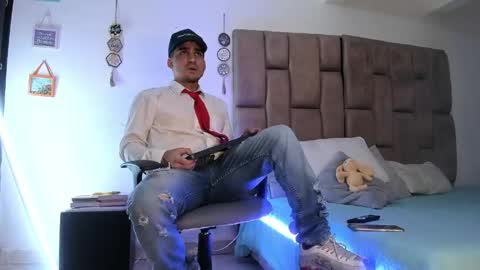 christopher online show from May 13, 2026, 9:22 pm