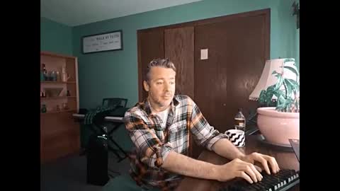 chrisw8121 online show from April 19, 2026, 12:11 am