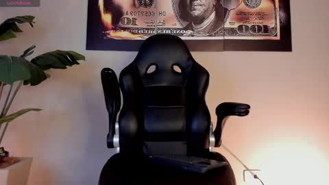 chrizmacgregor online show from April 21, 2026, 1:42 am