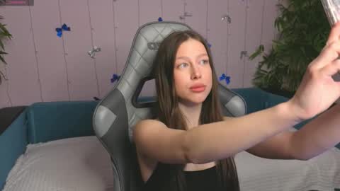 EvaBlonde TayaBrunette EliieBlack hair online show from January 16, 2026, 8:29 am