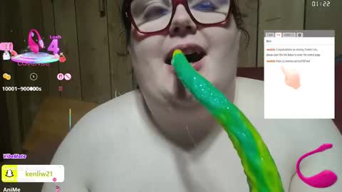 kenli online show from November 18, 2025, 9:30 pm