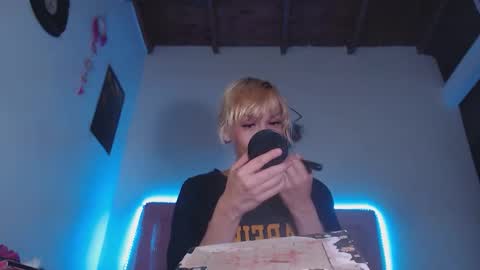 Snapshot of cicimom chatting on January 7, 2026, 5:10 am cicimom online show from January 7, 2026, 5:10 am