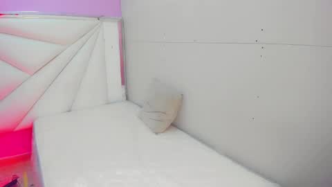 Snapshot of cieloo_ chatting on December 14, 2025, 8:57 pm CIELO online show from December 14, 2025, 8:57 pm