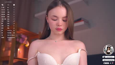 Snapshot of cinacandy chatting on October 7, 2025, 5:21 pm L online show from October 7, 2025, 5:21 pm