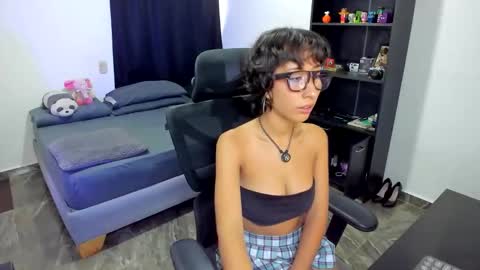 Snapshot of cinamon_kingdom chatting on May 23, 2026, 9:08 pm Luna and Sebas online show from May 23, 2026, 9:08 pm
