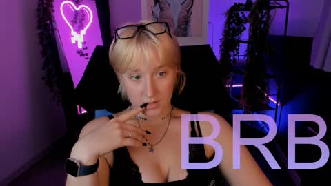 Cin Bellamy online show from October 1, 2025, 5:46 am