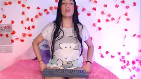 Sofi Eva and Mey online show from March 10, 2025, 8:01 pm