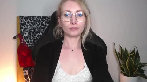 Cinderella online show from April 22, 2026, 6:42 pm