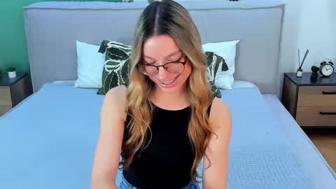 cindymori online show from November 4, 2025, 2:38 pm