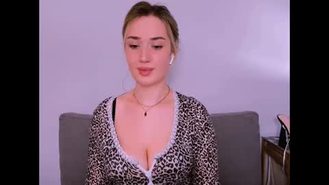 cindyprettywomen online show from April 23, 2026, 5:37 pm