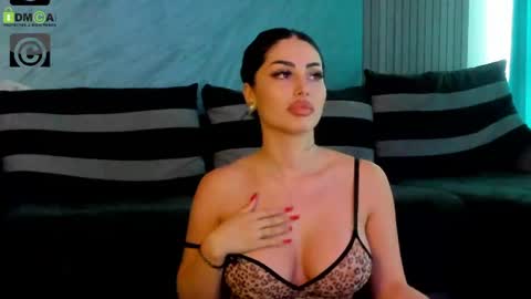 Snapshot of cindytail chatting on July 4, 2026, 6:52 am Cindy online show from July 4, 2026, 6:52 am